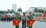 Xem lực lượng công an thi điều lệnh, sử dụng võ thuật chiến đấu